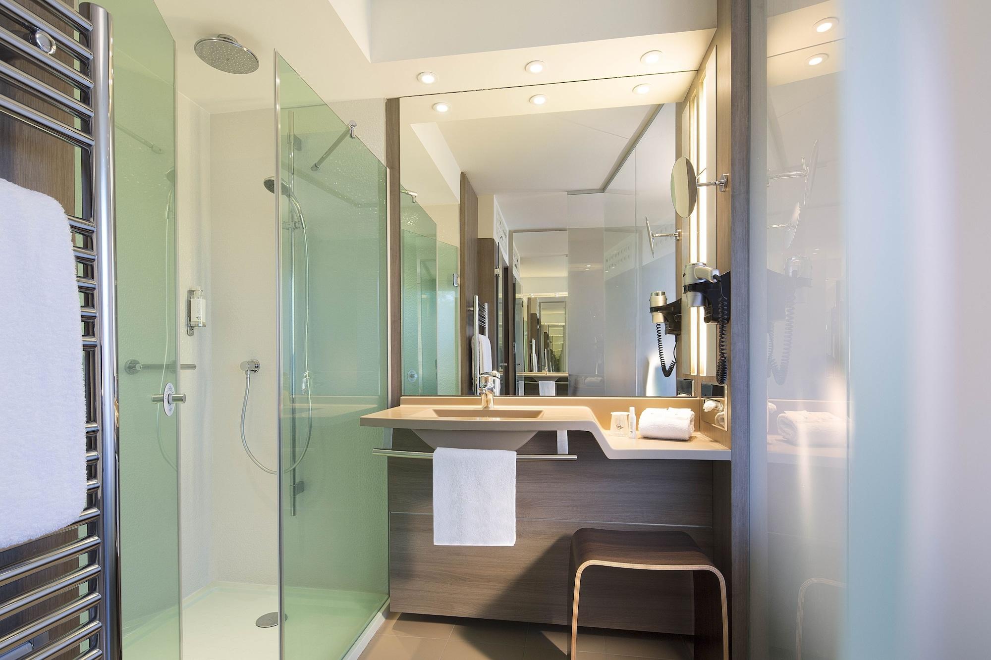 Oceania Clermont Ferrand Hotel ภายนอก รูปภาพ