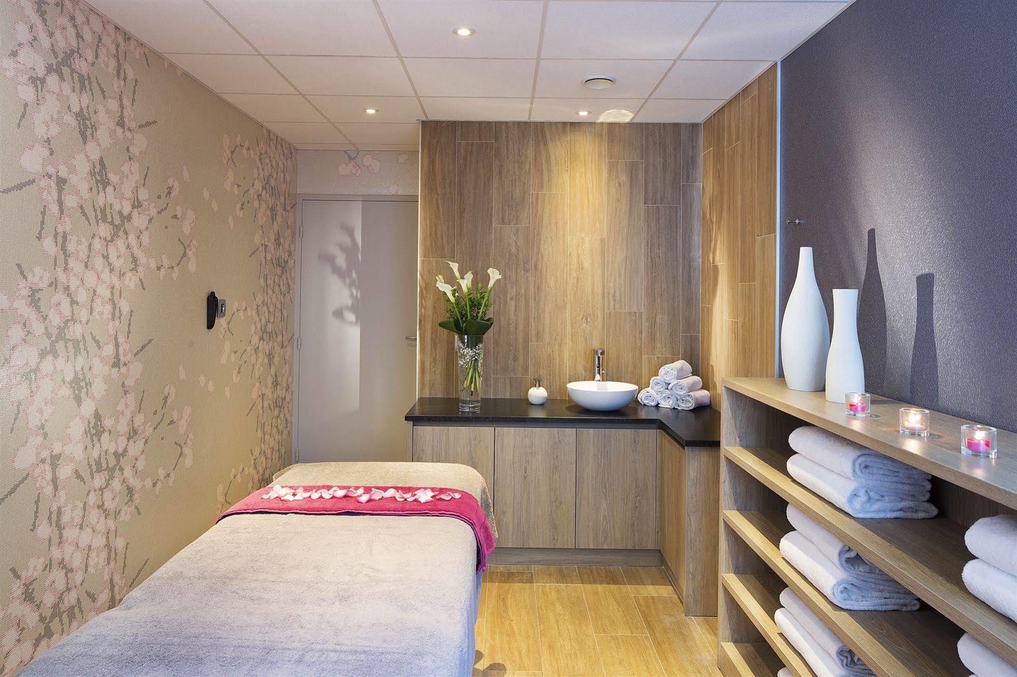 Oceania Clermont Ferrand Hotel ภายนอก รูปภาพ